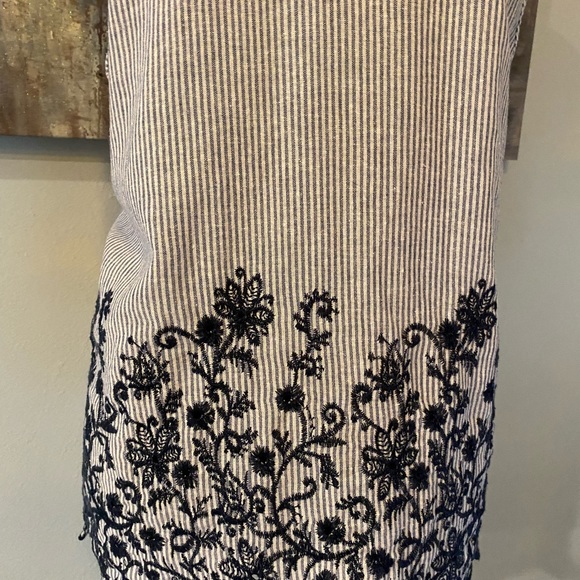 Beautiful EUC Blue & White Pinstriped EST. 1946 Top Tied in Back - Picture 6 of 8